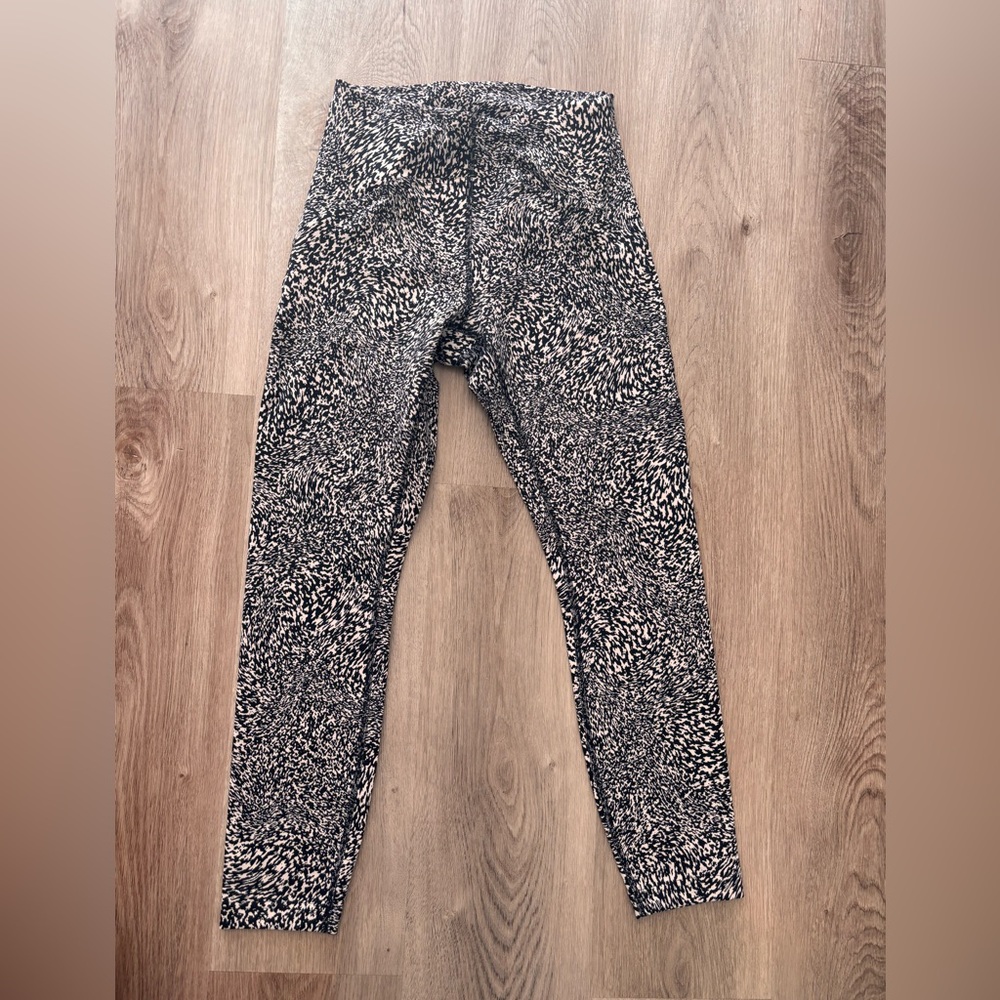 Lululemon InStill high rise legging size 6